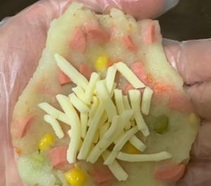 如何制作美味的以什锦菜饼？（掌握制作技巧，让菜饼口感更佳）-第3张图片-美味行家