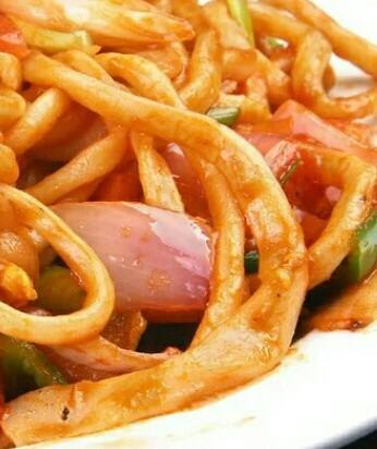 清淡美味，营养丰富——时蔬炒宽面（健康饮食的首选，家常菜谱轻松学）-第2张图片-美味行家
