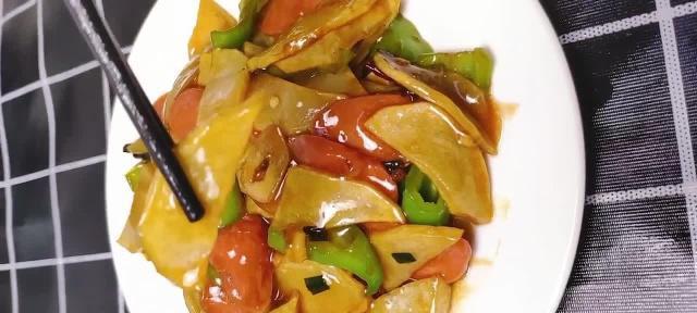 美味香肠炒土豆丝（学会做香肠炒土豆丝，成为家庭厨艺高手！）-第1张图片-美味行家