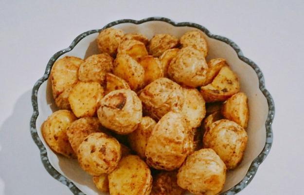 香烤土豆塔的制作方法（用食材和技巧打造完美土豆塔）-第1张图片-美味行家