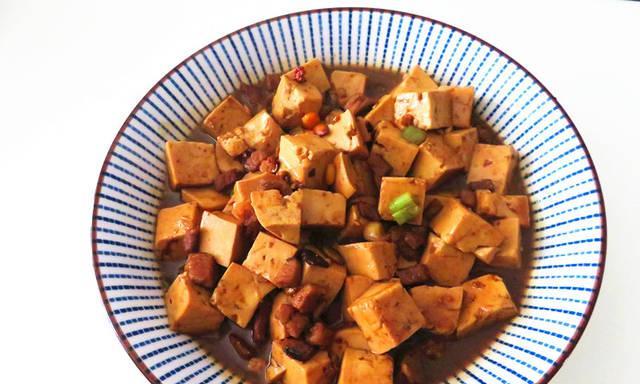 鲜椒炒素鸡，健康又美味（一道营养丰富的素食佳肴）-第2张图片-美味行家