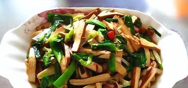 鲜椒炒素鸡，健康又美味（一道营养丰富的素食佳肴）-第3张图片-美味行家