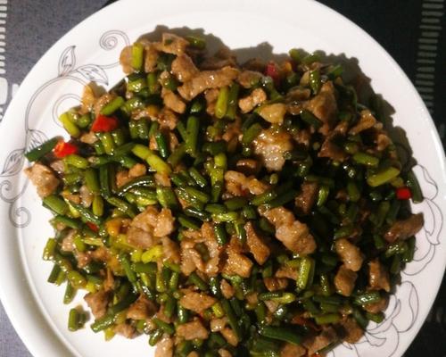 美味蒜苔碎肉丁的家常做法（家庭自制，口感清香爽口）-第2张图片-美味行家