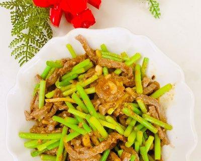 家常美食，蒜薹炒牛杂（传统口味回归，健康美味享受）-第1张图片-美味行家