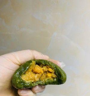 咸蛋黄肉松馅的美食制作（用富有创意的方式感受美味佳肴）-第1张图片-美味行家
