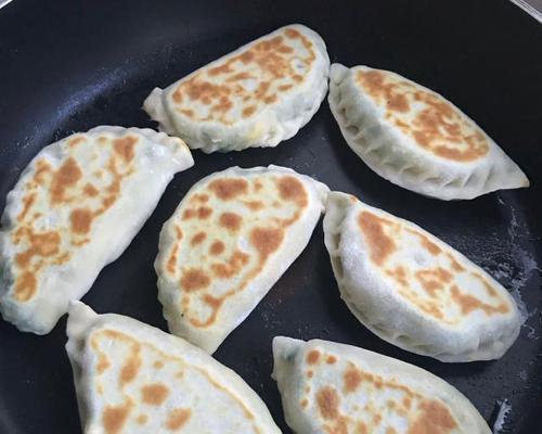 手把手教你做烫面菜盒（用最简单的方法，做出最好吃的烫面菜盒）-第1张图片-美味行家