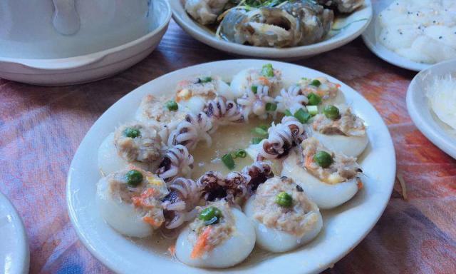 香辣鲜椒墨鱼仔的制作方法（一道美味可口的海鲜料理）-第3张图片-美味行家