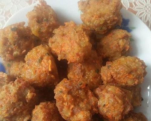 团团圆圆大丸子的做法（家庭美食不可少的秘诀，让你轻松打造美味丸子）-第3张图片-美味行家