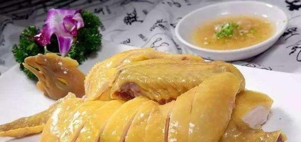 正宗客家白斩鸡的制作方法（传承客家美食文化，享受经典美味）-第1张图片-美味行家
