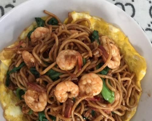 美食之道（以简单的材料打造美味佳肴，用炒面展现烹饪技巧）-第2张图片-美味行家
