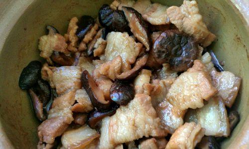 如何制作香菇红烧肉（快乐享受美味佳肴的家常做法）-第3张图片-美味行家