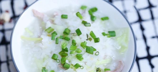 丝瓜瘦肉粥做法大全（轻松瘦身粥中养生）-第2张图片-美味行家
