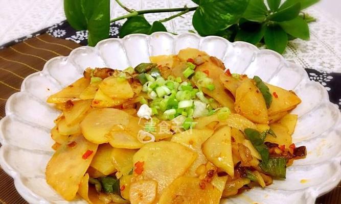 土豆卤的做法与口感大揭秘（学会土豆卤的诀窍，轻松制作美味可口的家常菜）-第1张图片-美味行家