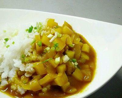 家庭自制蔬菜咖喱饭（健康营养，美味可口）-第1张图片-美味行家