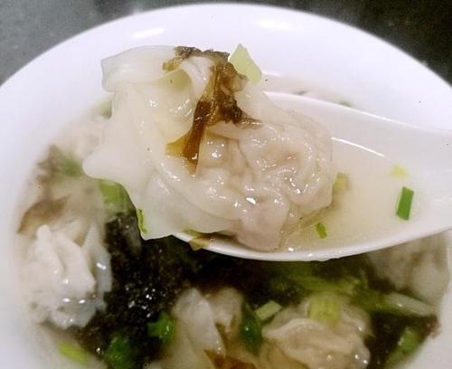 家常美食，手工鲜肉云吞制作大揭秘！-第1张图片-美味行家
