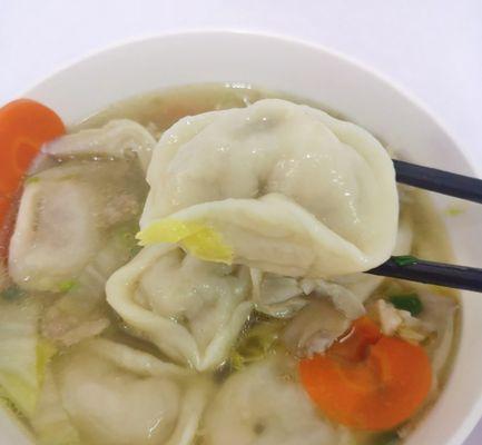 双耳三鲜饺，美味的传统手艺（双耳三鲜饺，挑战你的厨艺）-第1张图片-美味行家