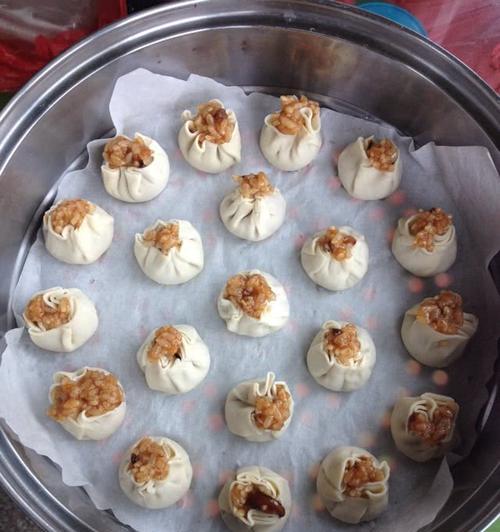 蒸烧麦的制作方法（一种简单易学的美食制作）-第2张图片-美味行家