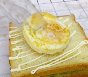 土司面包煎鸡蛋的完美做法（以口感香脆为特点的早餐佳品）-第1张图片-美味行家