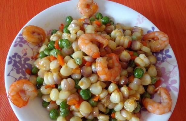 虾仁小炒，美味可口的海鲜佳肴（教你制作美味虾仁小炒，让你吃出家常味道！）-第1张图片-美味行家