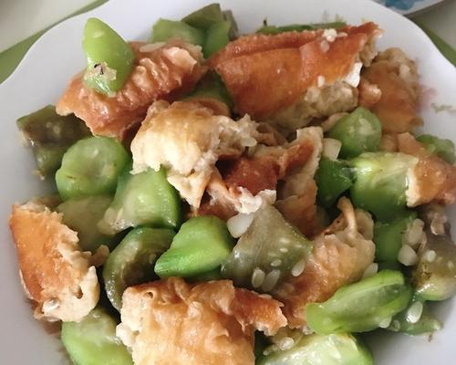 丝瓜烩油条，舌尖上的美味（家常做法，清热解暑的佳品）-第2张图片-美味行家