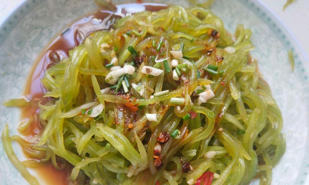 清爽美味，尝莴苣拌百叶丝（以莴苣为主材，百叶丝为搭配，美味佳肴不容错过！）-第3张图片-美味行家
