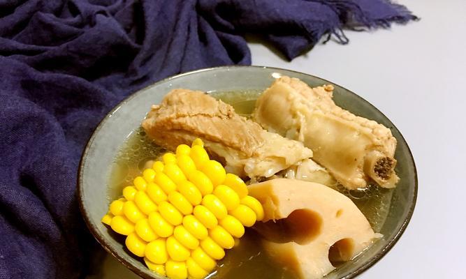 玉米莲藕炖牛腩（家常营养靓汤，滋润口感佳）-第2张图片-美味行家