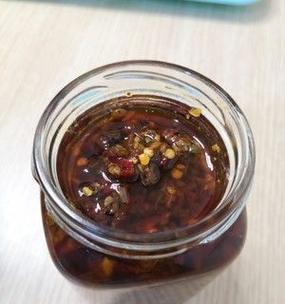 以鲜香辣椒为主角的美食篇（辣椒之魅，舌尖上的狂欢）-第3张图片-美味行家