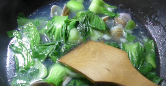 夜开花圆蛤汤的美味煮法（用土作的传统美味，让你尝到深海鲜味）-第3张图片-美味行家