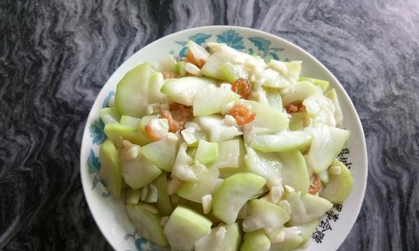 虾皮炒蒲瓜，清爽可口的夏日佳肴-第3张图片-美味行家