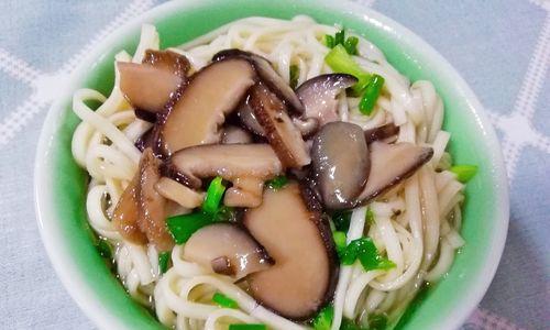 美味香菇油菜面的制作方法（简单易做，营养丰富的家常面条）-第3张图片-美味行家