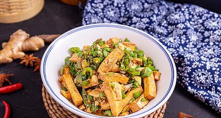 家常做法教你如何制作美味健康的碎椒豆干（家常做法教你如何制作美味健康的碎椒豆干）-第3张图片-美味行家