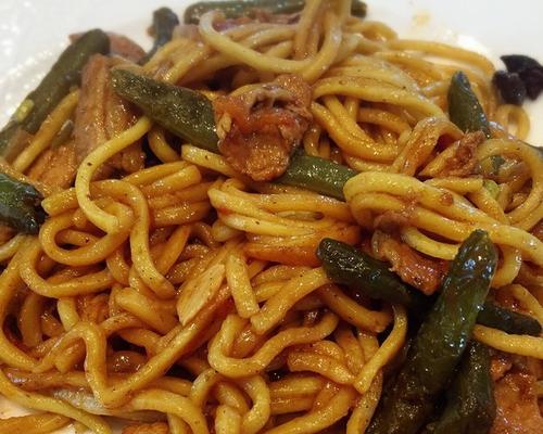 油豆角焖面（老北京家常美食，地道又健康）-第1张图片-美味行家