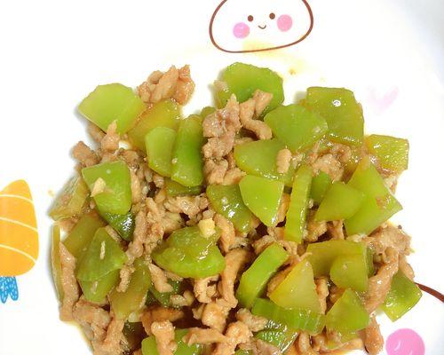 美味莴苣炒肉片，快速上桌（学会这个家常菜，让你轻松做饭生活无忧）-第1张图片-美味行家
