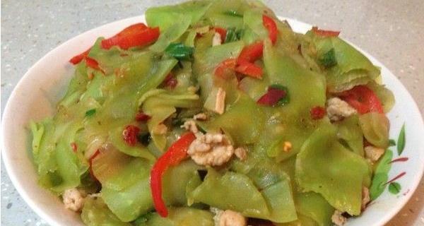 美味莴苣炒肉片，快速上桌（学会这个家常菜，让你轻松做饭生活无忧）-第3张图片-美味行家