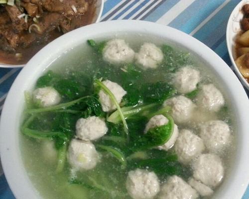 自制鲅鱼丸，美味健康从自己动手开始（用健康的方式吃海鲜，为自己和家人保驾护航）-第1张图片-美味行家