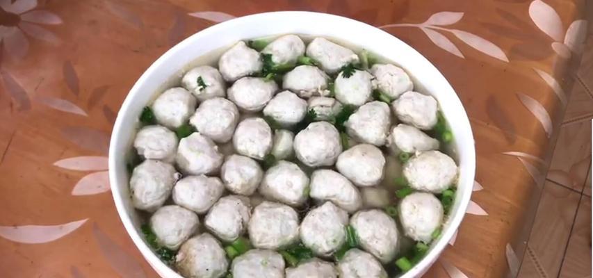 自制鲅鱼丸，美味健康从自己动手开始（用健康的方式吃海鲜，为自己和家人保驾护航）-第3张图片-美味行家