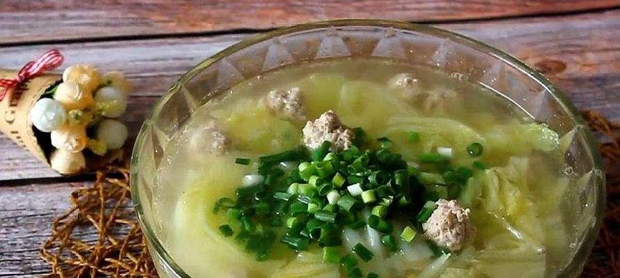 丝瓜丸子汤的做法（营养丰富的家常美食）-第3张图片-美味行家