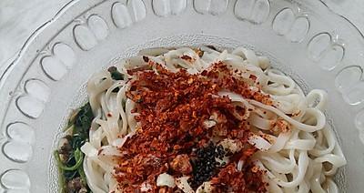 油泼辣子、嫩牛肉、手打面条、中国传统美食（油泼辣子、嫩牛肉、手打面条、中国传统美食）-第1张图片-美味行家