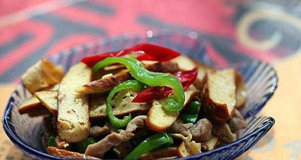 美味又营养的肉丝香干做法（用新鲜肉丝和香干，做出家常美味）-第1张图片-美味行家