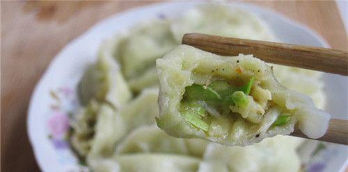 以西葫芦水饺为主角的美味佳肴（传统中式饺子与西葫芦的完美结合）-第3张图片-美味行家