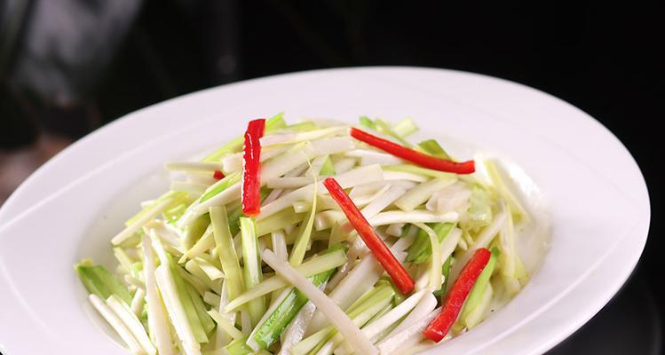 美味可口的双椒韭黄美食（以鲜美的口感勾勒出酸辣可口的风味）-第1张图片-美味行家