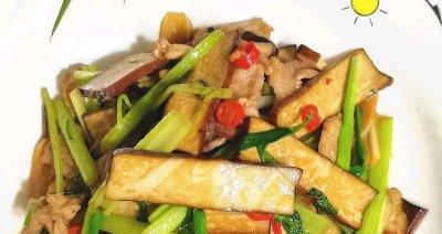香干里脊炒芹菜的家常做法（健康美味，营养丰富，香味浓郁）-第2张图片-美味行家