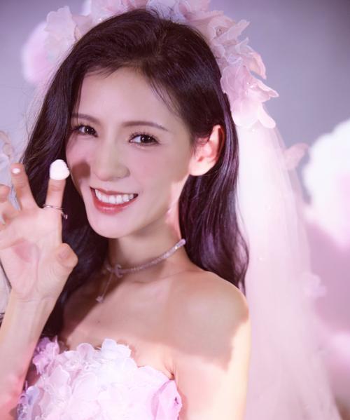 如花如蝶的做法，教你打造美丽容颜（呵护肌肤，从细节开始，塑造自信美）-第1张图片-美味行家