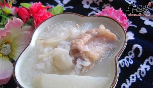 以鲜淮山瘦肉粥为主食的健康生活（做法简单，口感绵密，适合各个年龄层的美味粥品）-第3张图片-美味行家