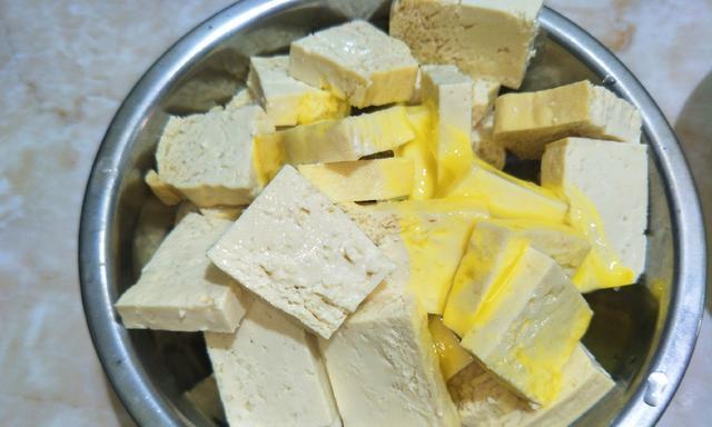 美味糖醋冻豆腐的做法（简单易学，口感绝佳，糖醋冻豆腐真香！）-第3张图片-美味行家