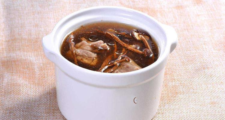 三层肉羹汤的制作方法（好吃又营养，三层肉羹汤让你爱上喝汤）-第3张图片-美味行家
