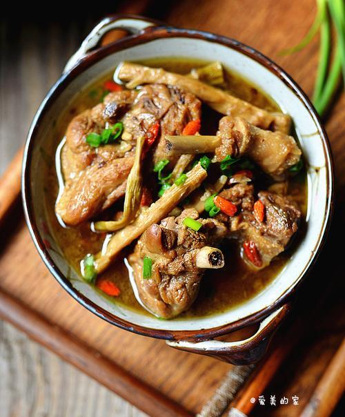 野菇鸭肉肝炖饭的做法（家常菜谱）-第1张图片-美味行家