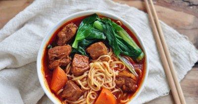 香辣牛肉面年夜饭（家庭必备年夜饭，妈妈的味道再现）-第3张图片-美味行家
