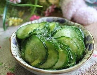 手工制作糖渍黄瓜圈（家庭DIY，美味可口）-第1张图片-美味行家