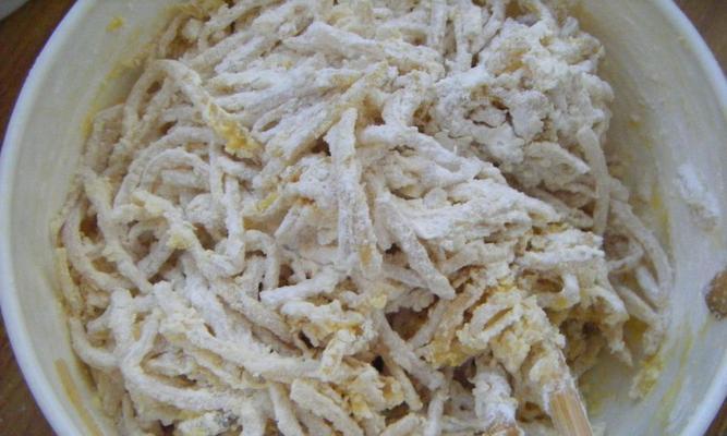 美味营养的鸭蛋咸菜饼制作方法（家庭手工制作，口感鲜香，外皮酥脆，内馅味美）-第2张图片-美味行家